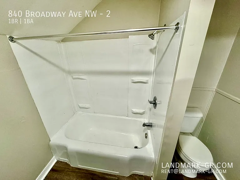 840 Broadway Ave NW #2 — Photo 14