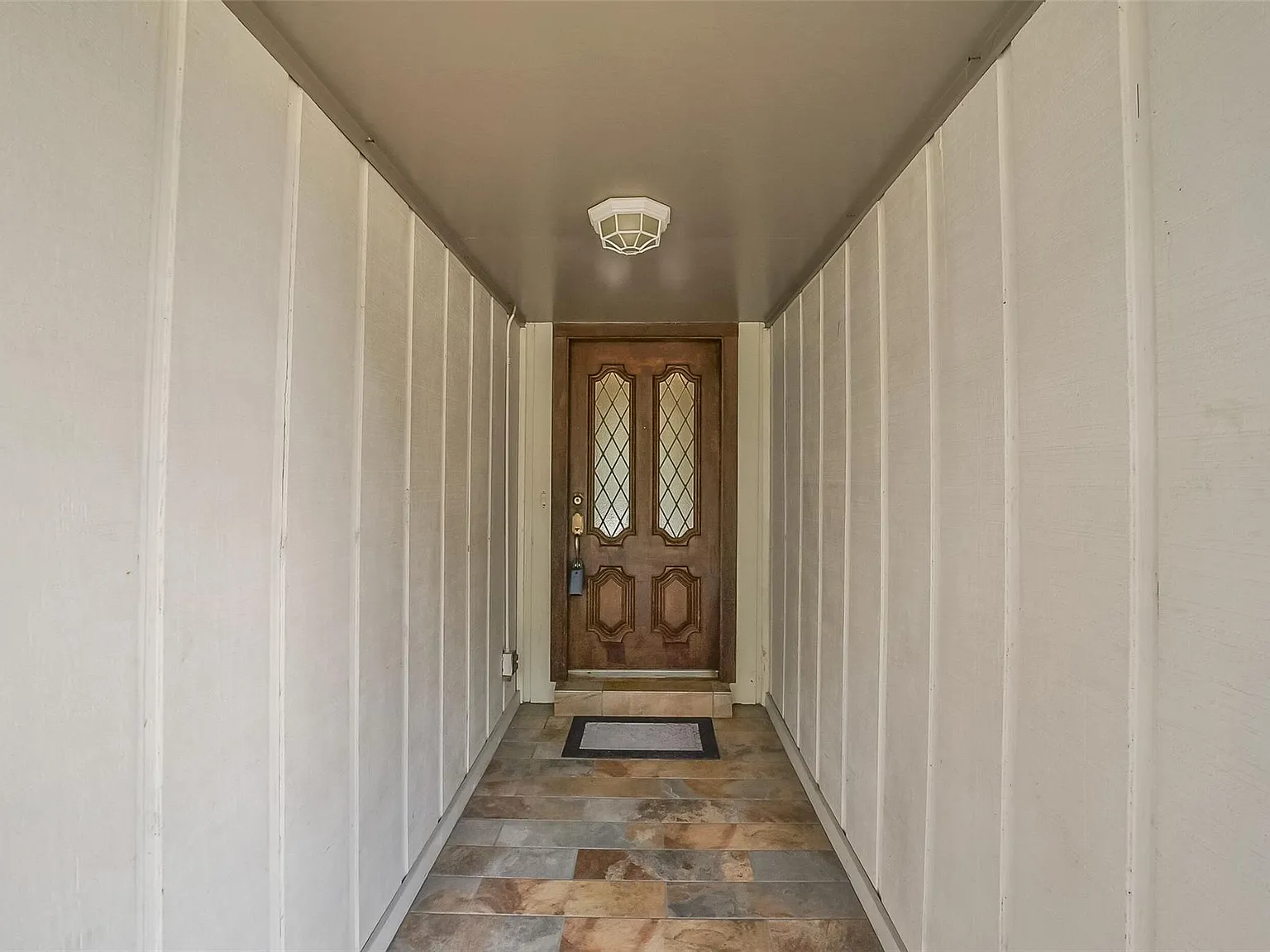 4 bed, 2.0 bath, 2108 sqft, $1,895 — Photo 4