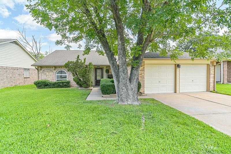 1st image of 15806 Pfeiffer Drive