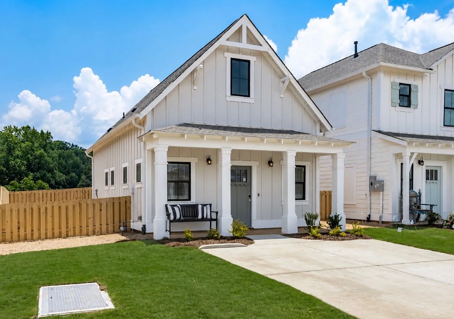 1 Bedroom home with Fenced Backyard! — Photo 1