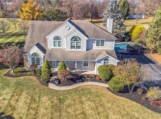 5655 Highfield Dr, Zionsville, PA 18092