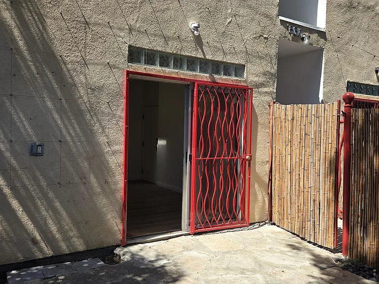 531 Indiana Ave #B — Photo 23