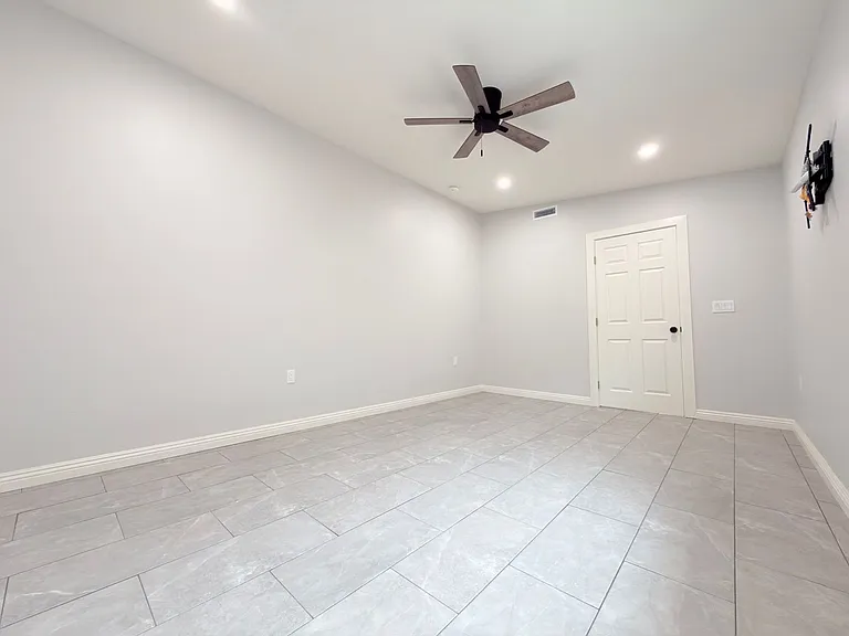 6713 Goodland Ave — Photo 7