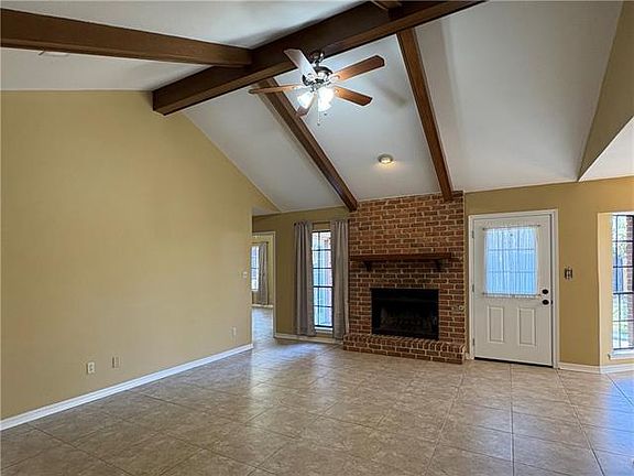 3rd image of 215 W Hickory St #B