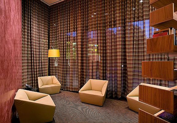 5th image of 200 W 67th St APT 28G