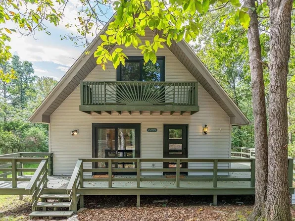 2299 Mountain Dr, Mc Gaheysville, VA 22840