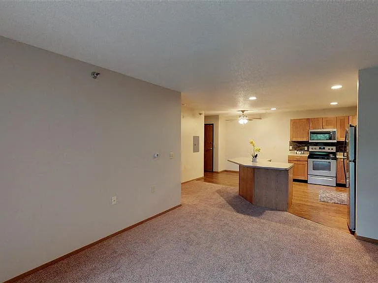 Oxbow Park Apartments — Photo 21