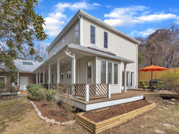 206 Spring Ln, Chapel Hill, NC 27514