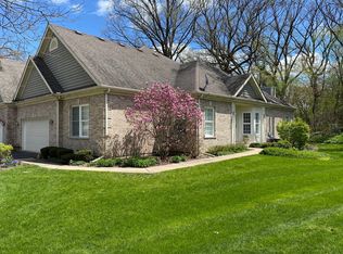 1476 White Oak Ln, Woodstock, IL 60098