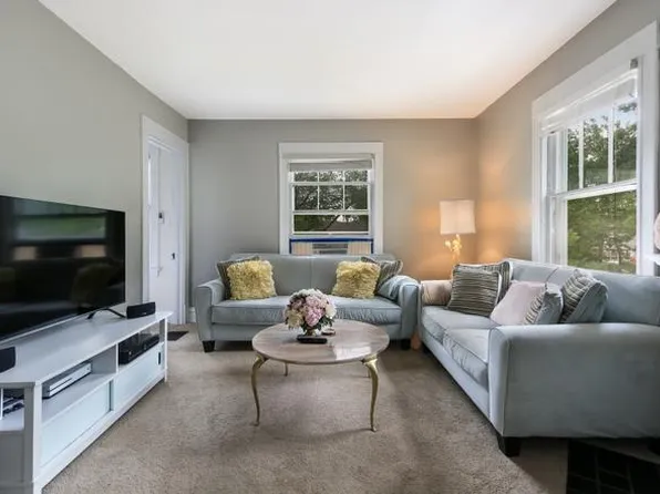 70 Bluff Ave APT 2, La Grange, IL 60525