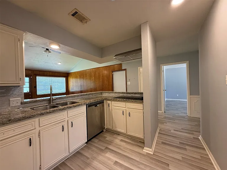 422 Gamewood Dr — Photo 14