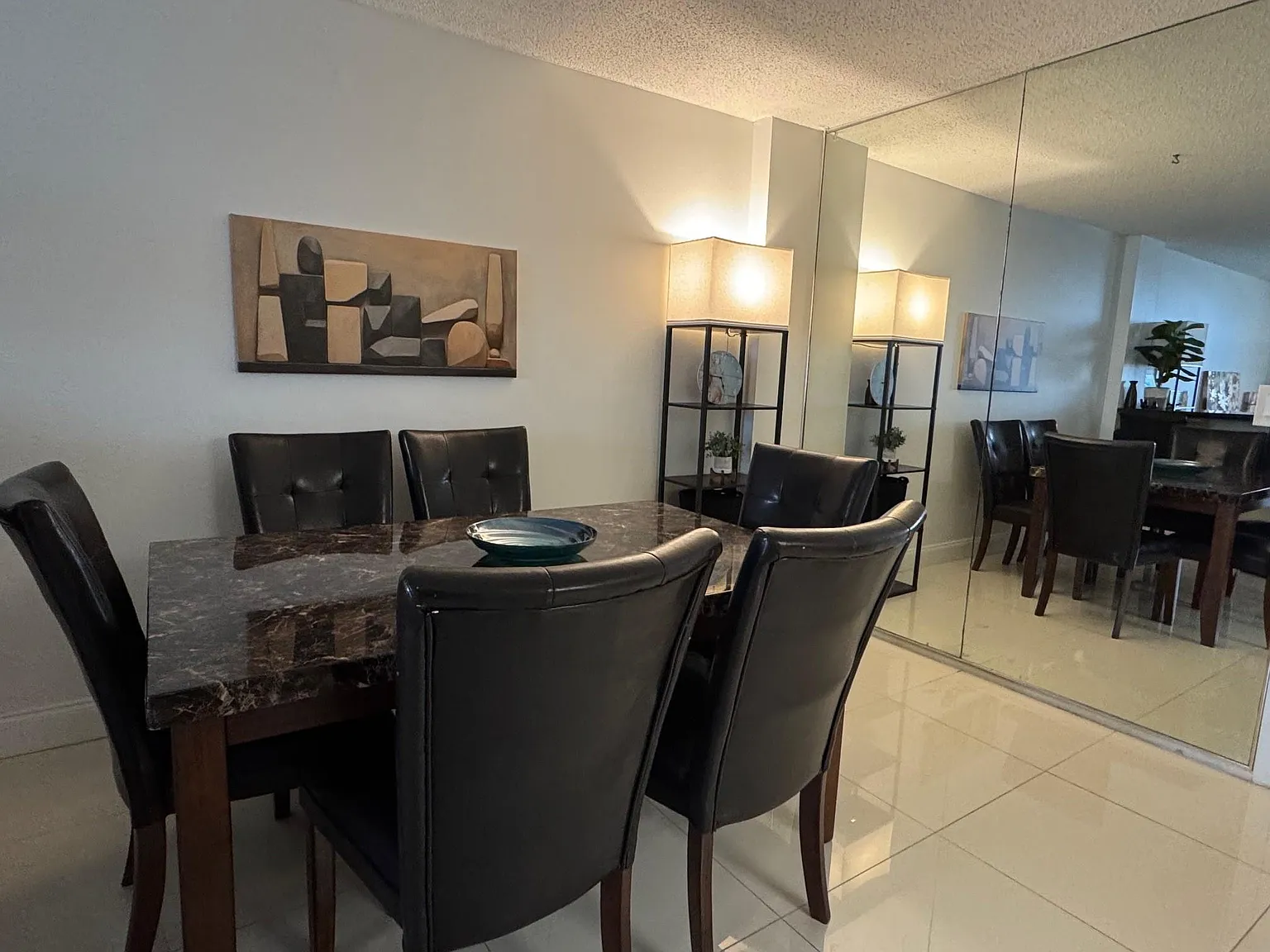 1 bed, 1.0 bath, 900 sqft, $2,300 — Photo 4
