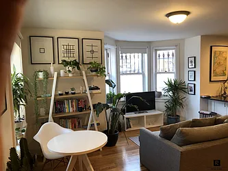 Rented by R New York