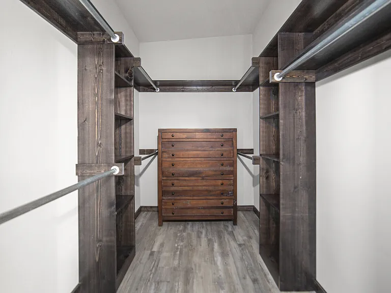Settlers Trail Apartments — Photo 7
