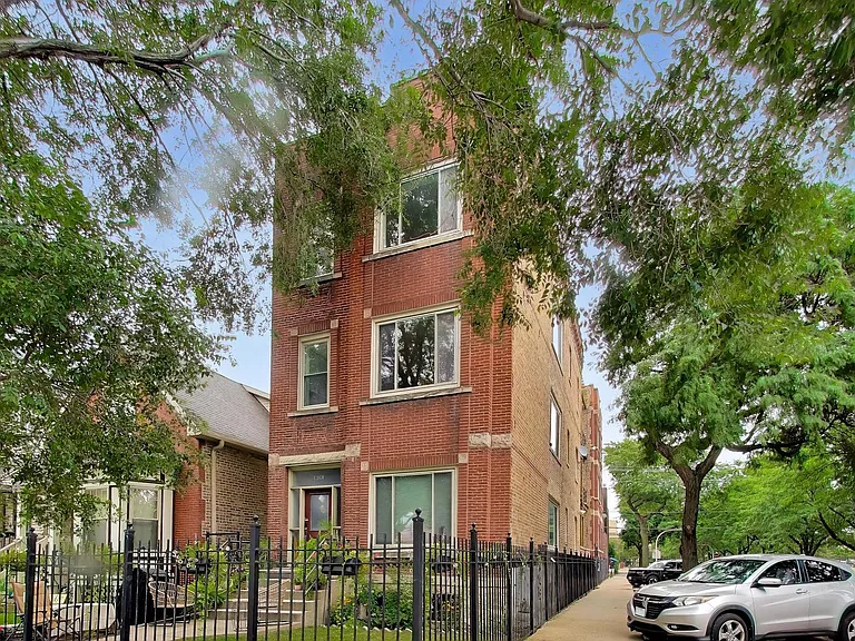 1301 N Oakley Blvd #2B — Photo 1