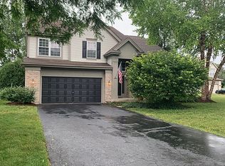 730 Wyndmuir Dr, Crystal Lake, IL 60012
