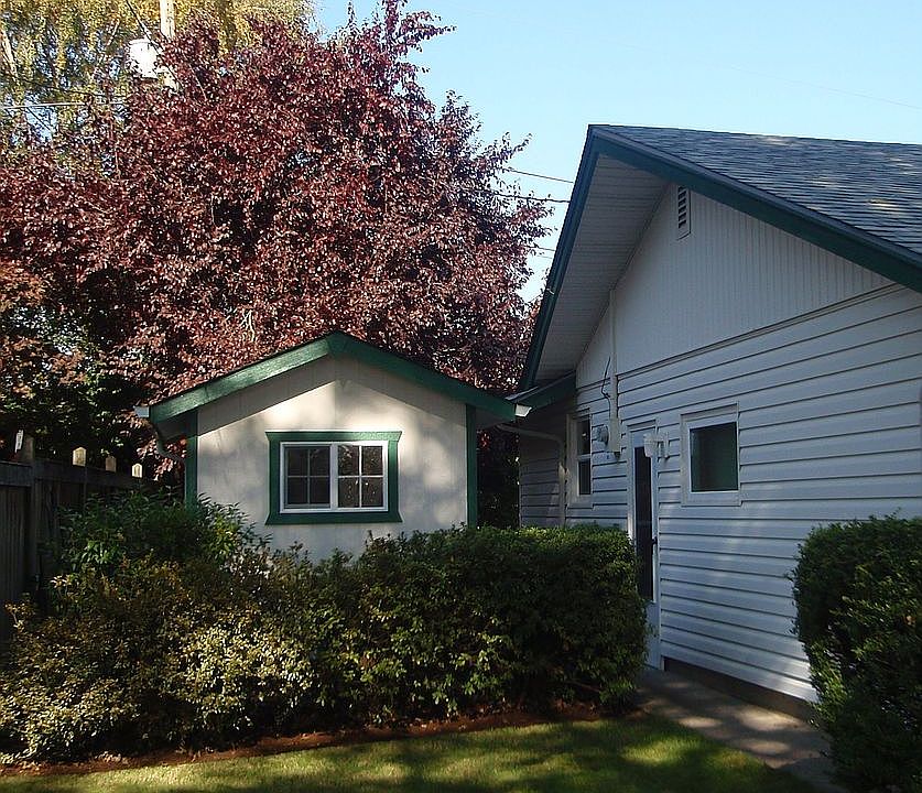 2nd image of 4381 Ivory Way NE