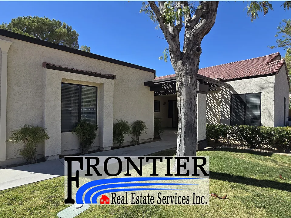 320 Carmel Cir