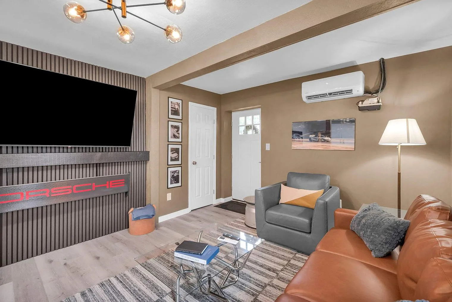 2 bed, 1.0 bath, 710 sqft, $3,597 — Photo 2