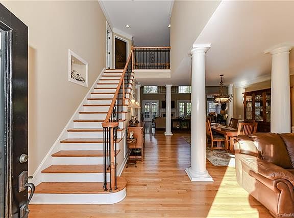 3rd image of 8906 Leyanne Ct