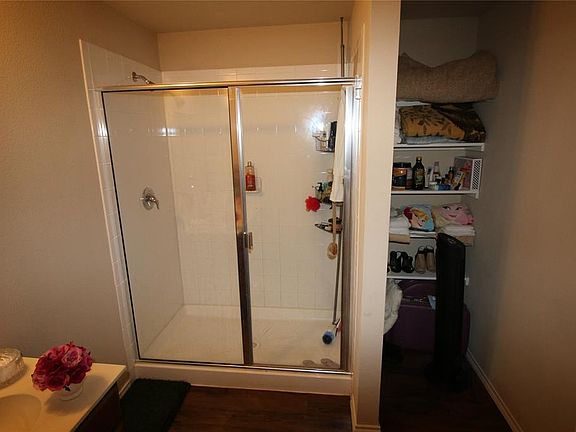 4th image of 2116 Shady Glen Trl