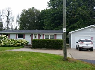 05580 Barnard Rd, Charlevoix, MI 49720