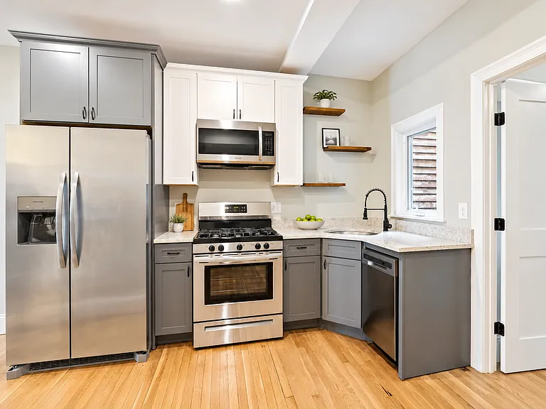 619 E 5th St #1 — Photo 1