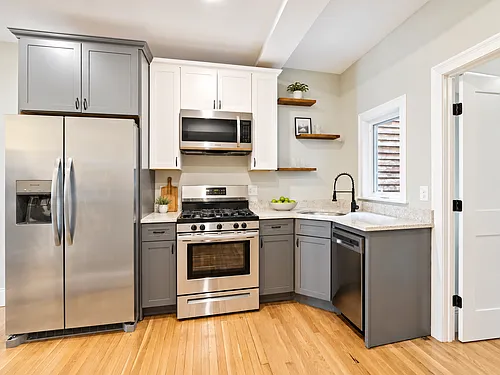 619 E 5th St #1 Photo 1