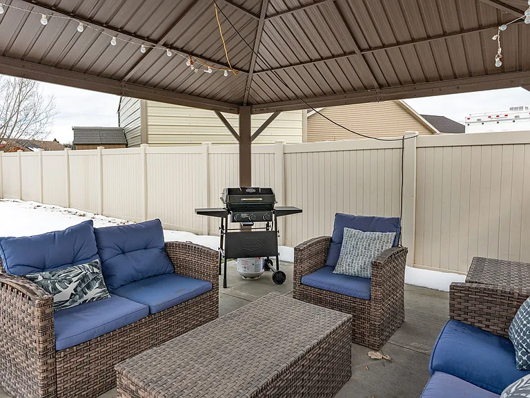 120 N Century Dr — Photo 47