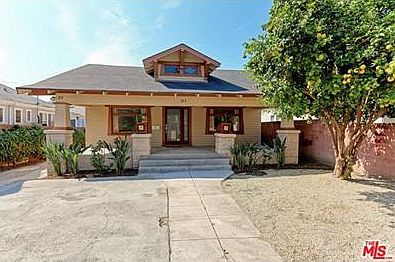 2nd image of 315 N Heliotrope Dr