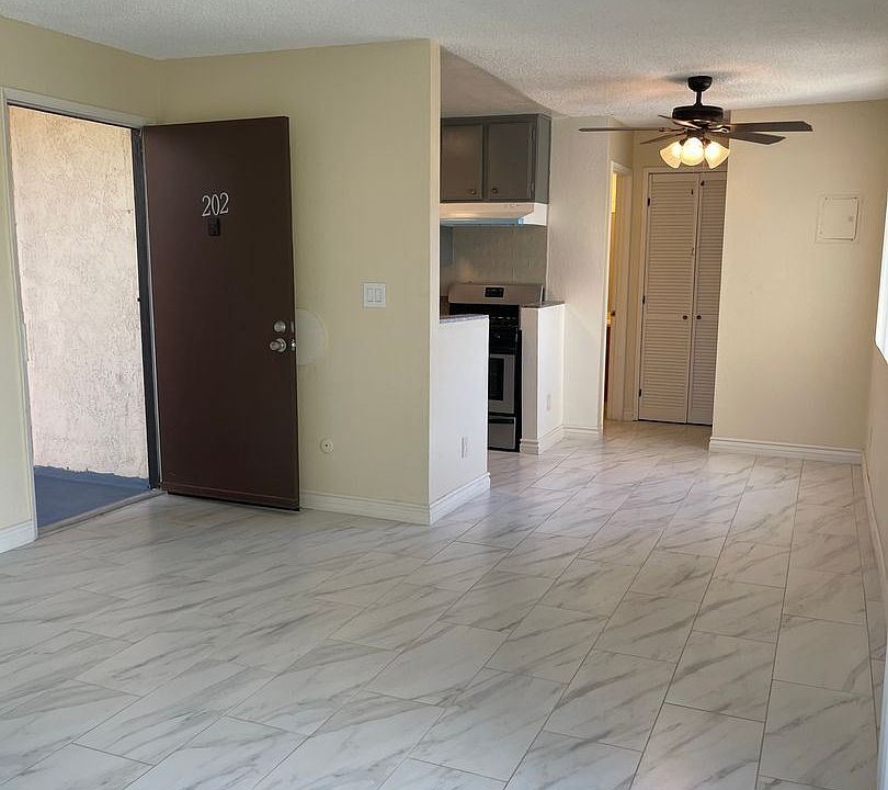 1st image of 6911 Woodley Ave APT 202