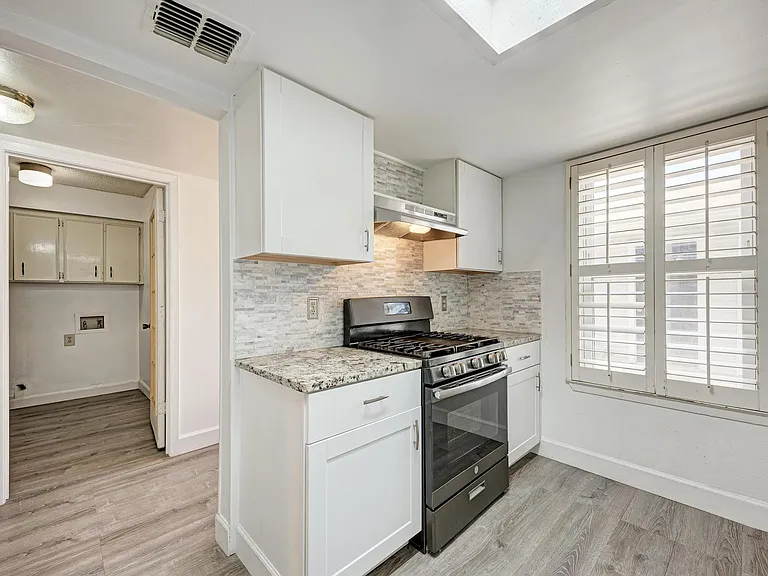 7917 Parliament Pl — Photo 15