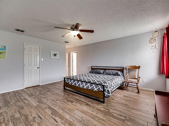 5th image of 1720 Creek Bend Ln