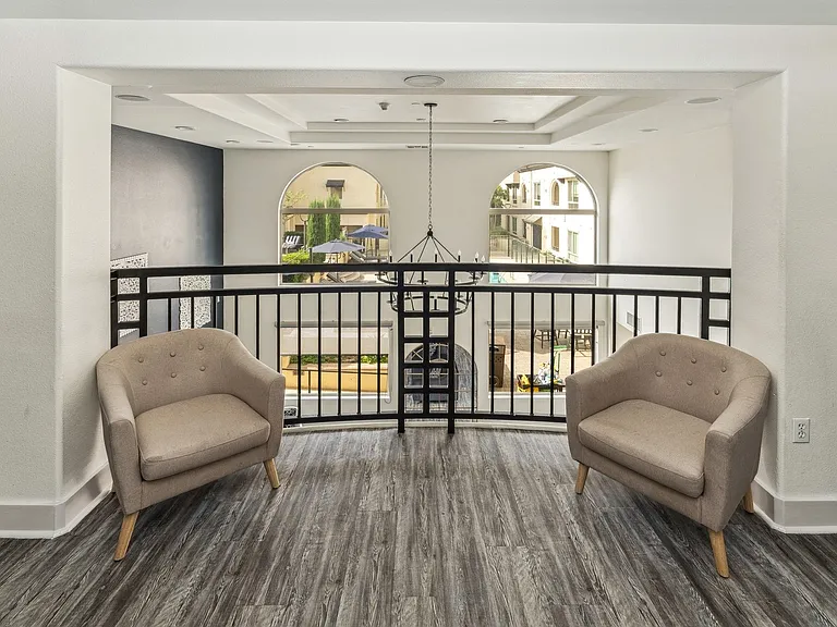 Meridian Place Apartment Homes — Photo 10