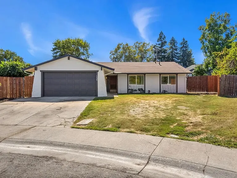 1228 Athena Ave — Photo 1