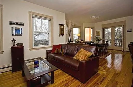 18-20 Sunset St #3 — Photo 9
