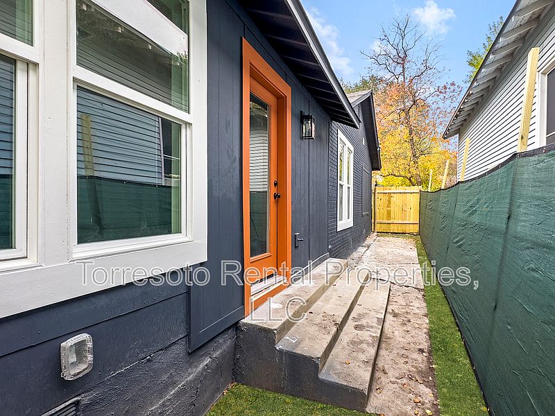 1st image of 1606 W Wildwood Dr #A
