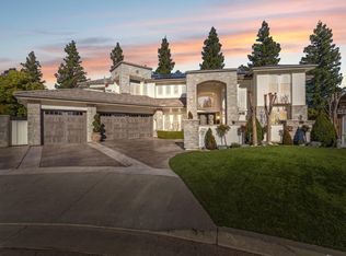 460 E Ascot Pl, Fresno, CA