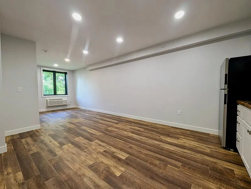 2 bed, 1.0 bath, 635 sqft, $1,095 — Photo 4