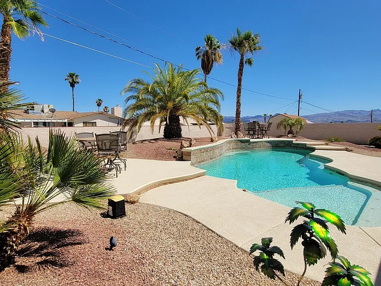 2740 Jericho Dr — Photo 1