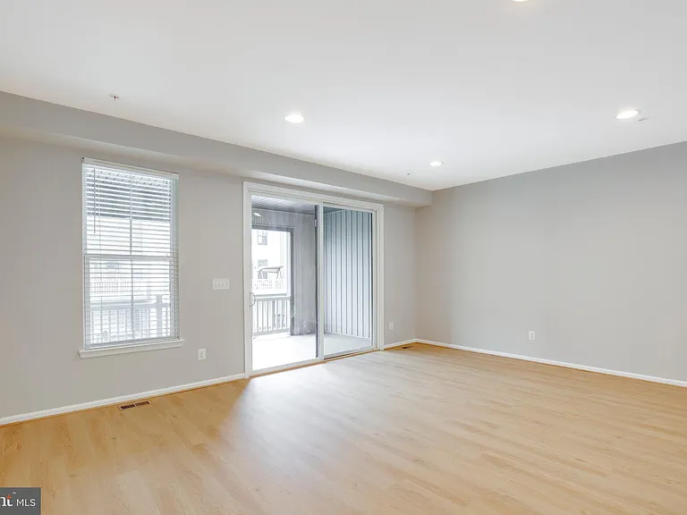 43306 John Michael Ter — Photo 24