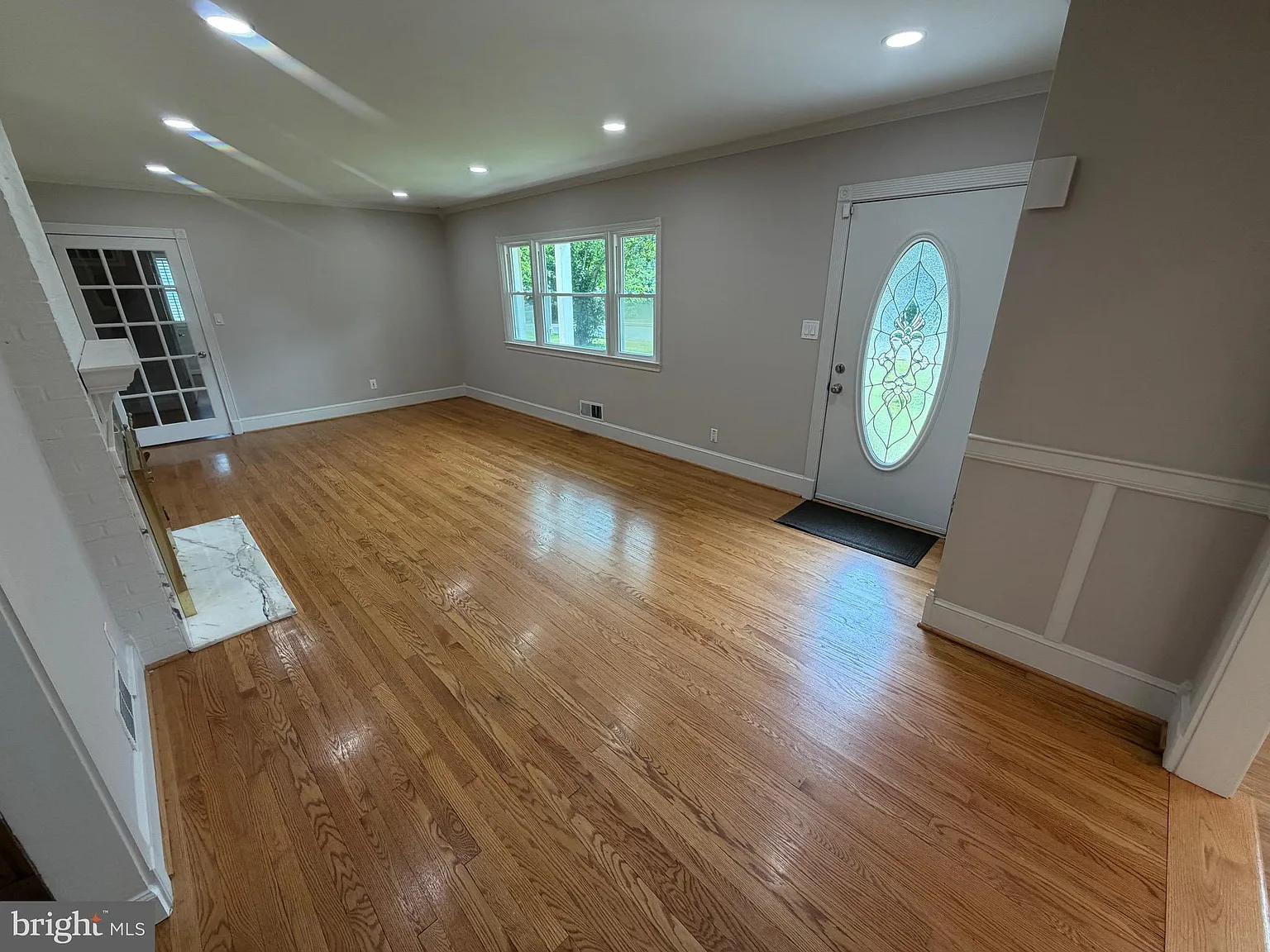 4 bed, 1859 sqft, $3,600 — Photo 3