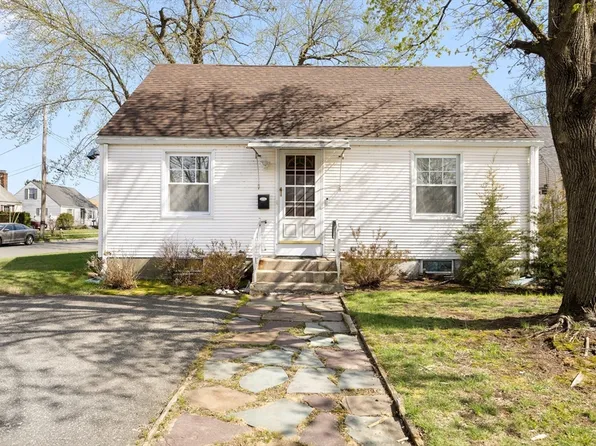 1791 Carew St, Springfield, MA 01104