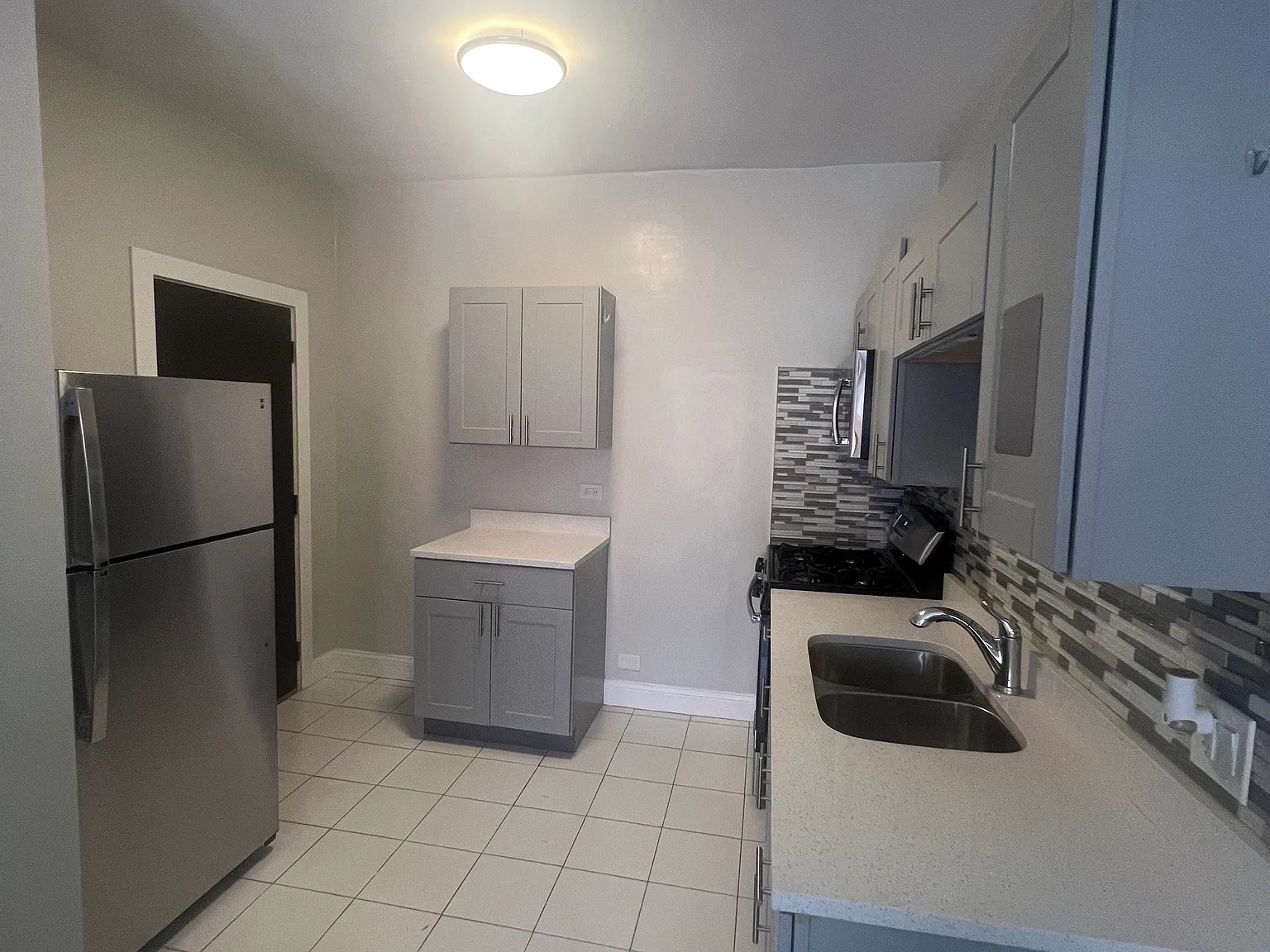 Everett Place — Photo 2