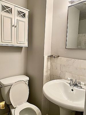 4th image of 129 E 27th St APT 3R