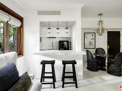 316 N Rossmore Ave APT 105, Los Angeles, CA, 90004