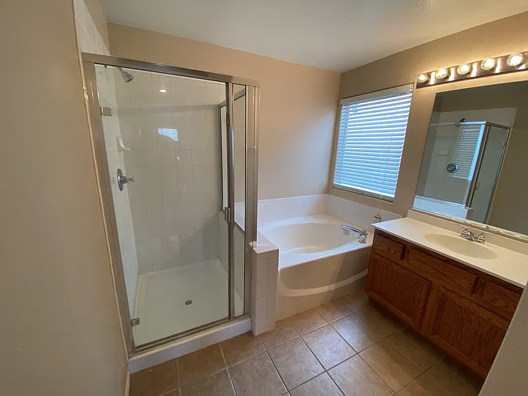 5680 Woods Crossing St — Photo 23