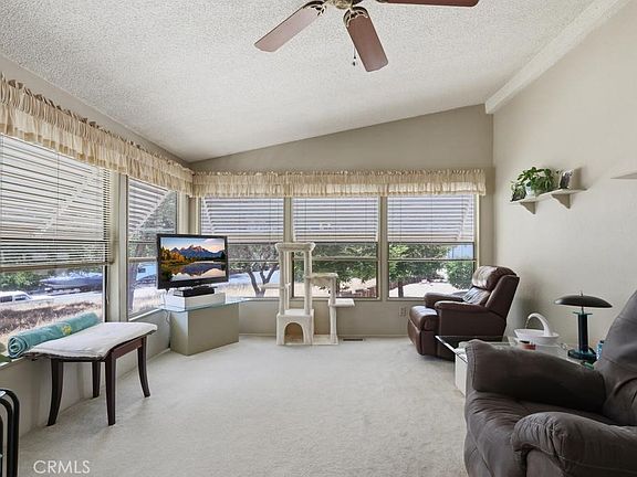 3rd image of 16 Harbor Ct