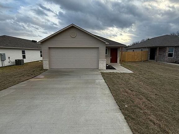 5th image of 165 Sarah Alyse Ln