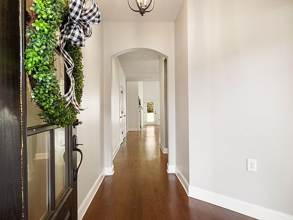 5th image of 2534 Tapestry St